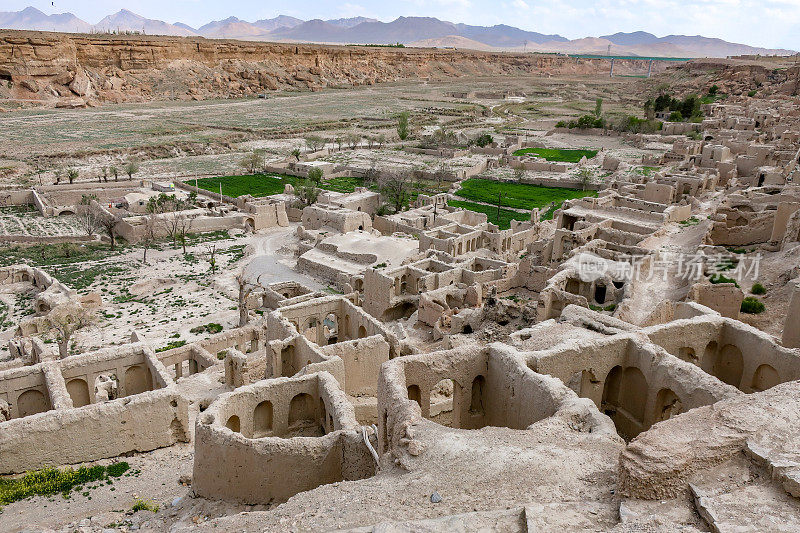 伊朗法尔斯省的Izad Khast废墟